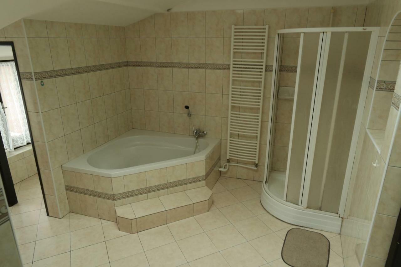 Apartmany Sedek Roprachtice Bagian luar foto